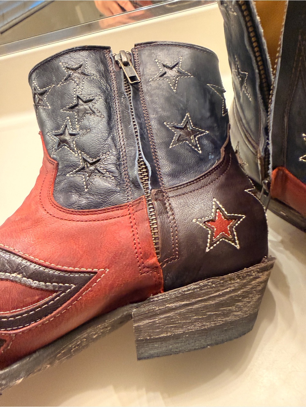 Stetson Ankle Boots Pointed Toe Low Heel Distressed Red Black Blue Sz 8 - Picture 6 of 10